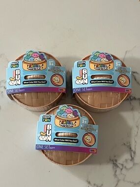 Squishy Bun Viral Mystery Dumpling Glitter Rainbow Sealed New x3❣️